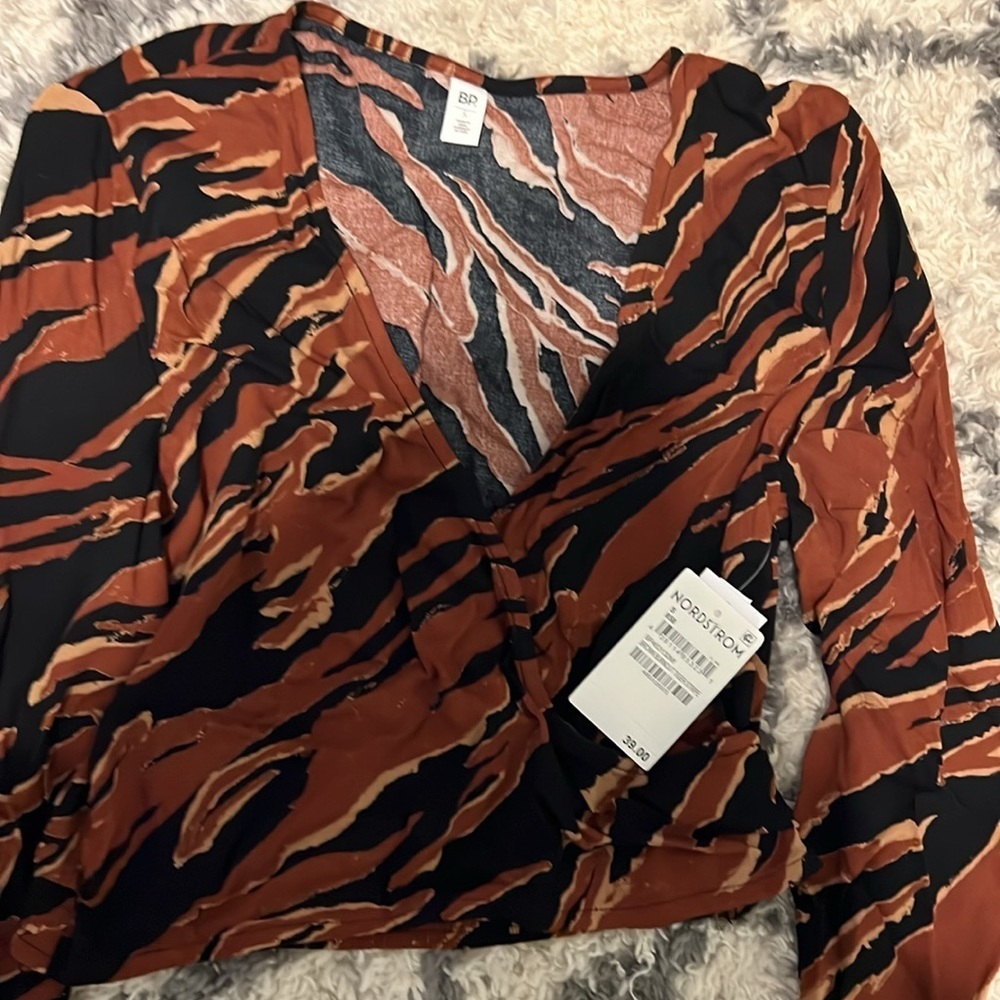 NWT: Wrap Front Crop Top - Picture 2 of 4